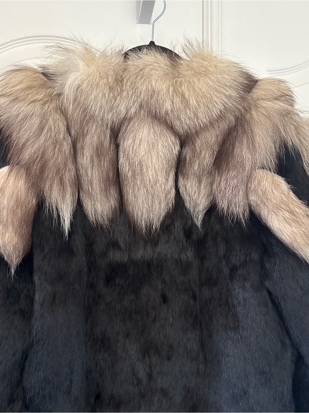 Vintage Niki black fox fur coat with silver fur trim, size M - Picture 8 of 9